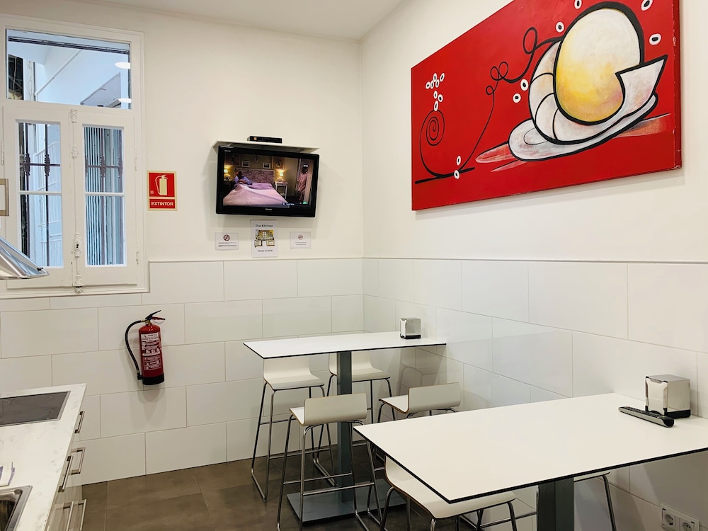 Hip Karma Hostel Shared Rooms 33/50