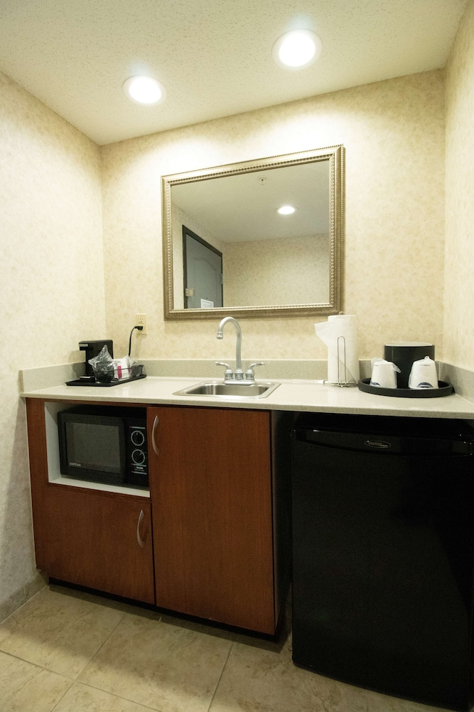 Hampton Inn Suites Richmond Virginia Center Va 14/67