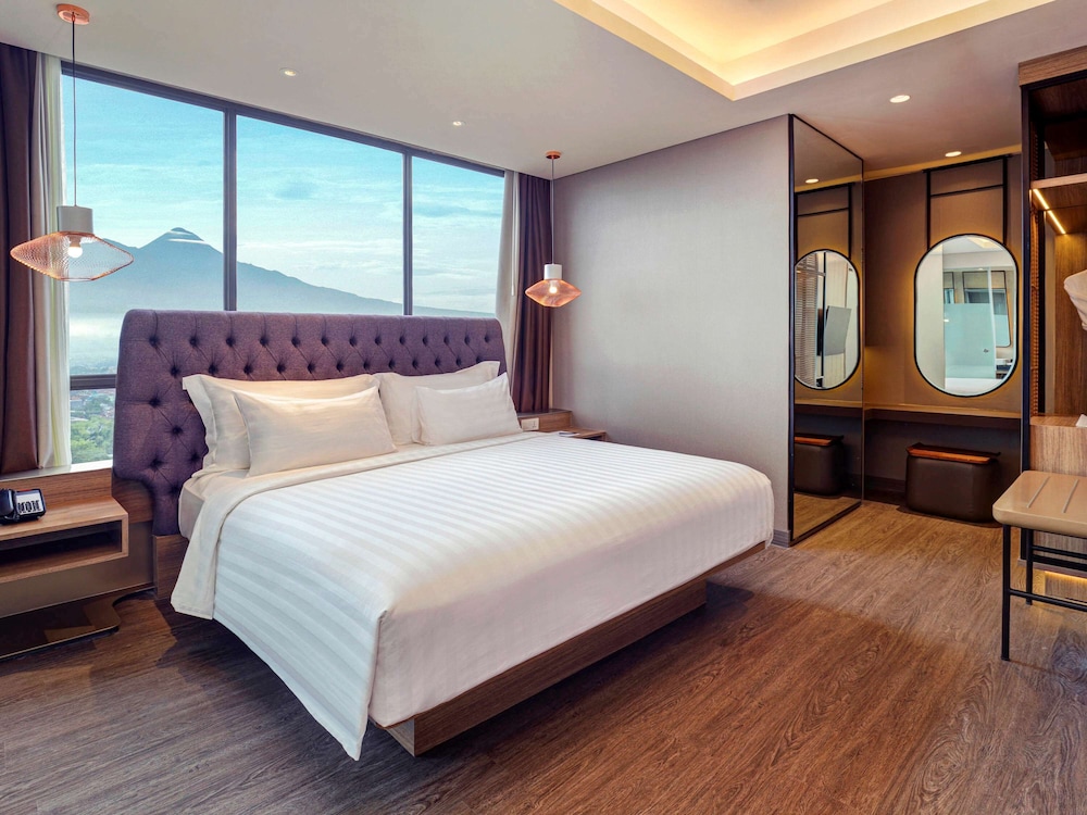 Grand Mercure Malang 22/67