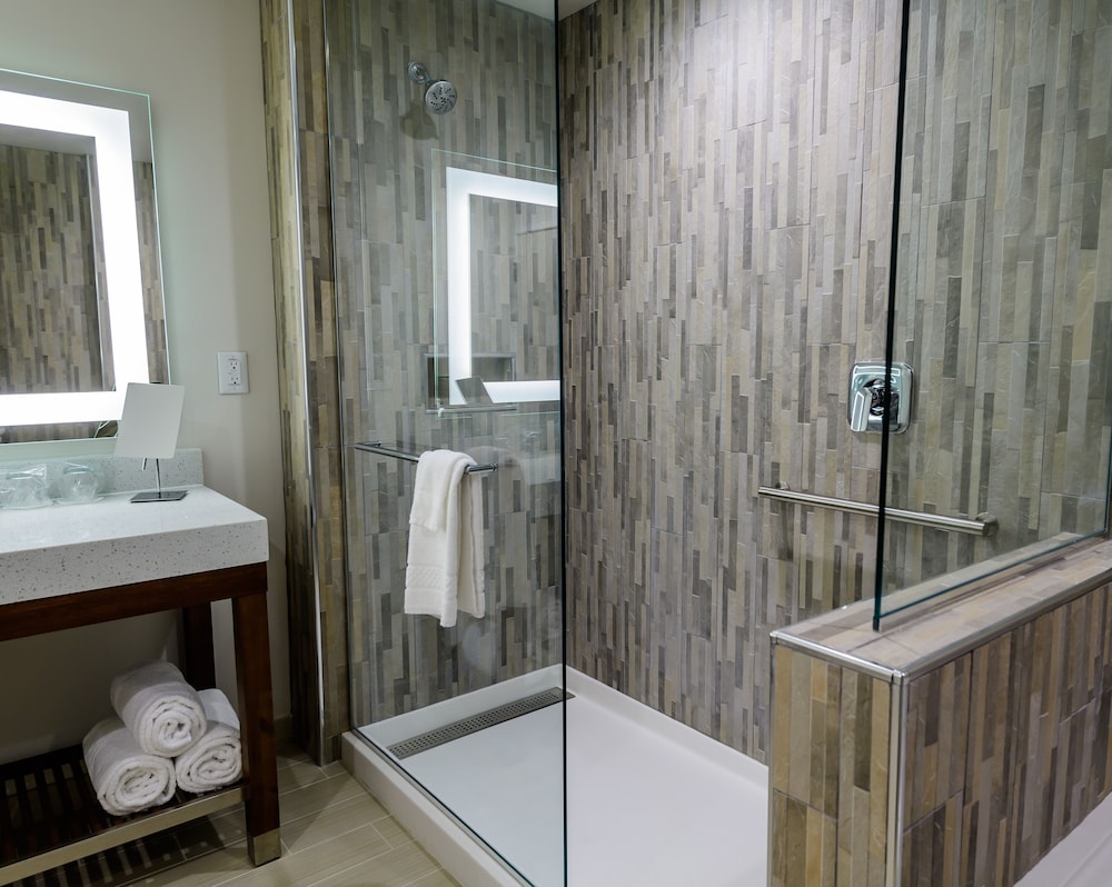 Courtyard By Marriott Lake Jackson 17/58