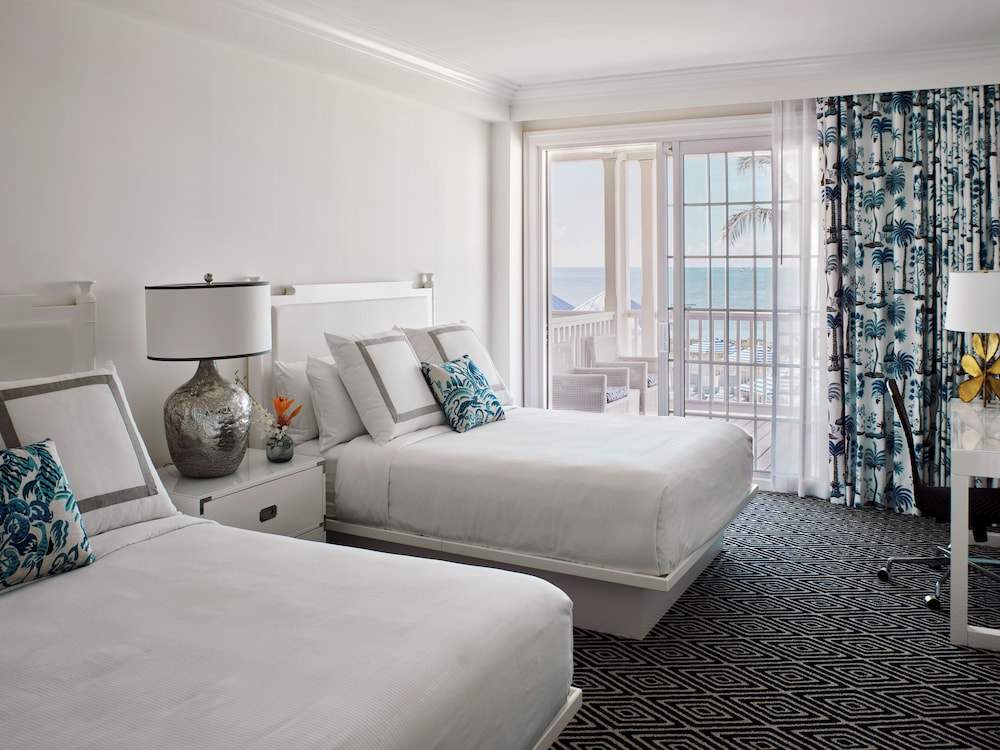 Room, Queen Bed, Ocean Front, Balcony, Accessible