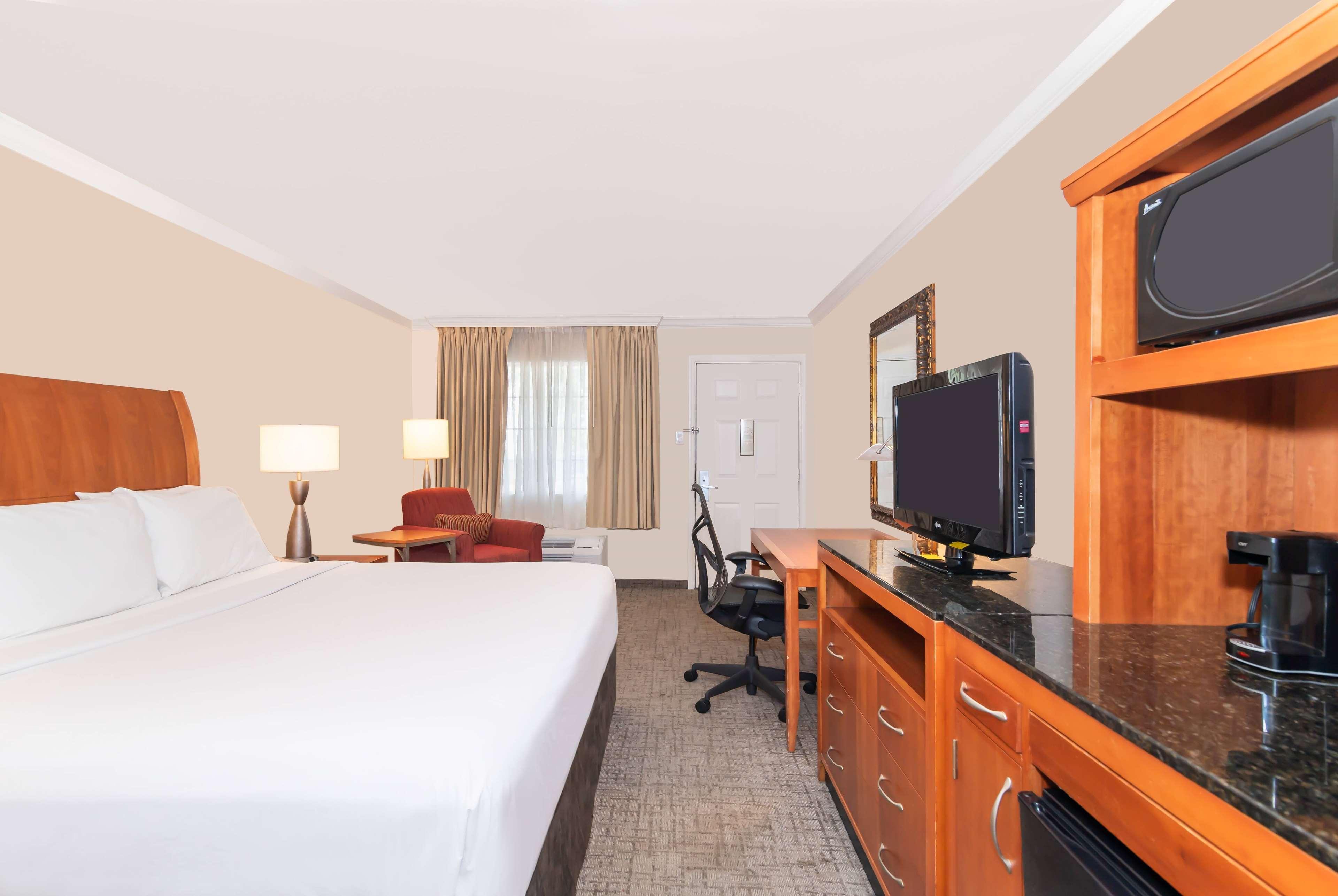 Room, Double Bed