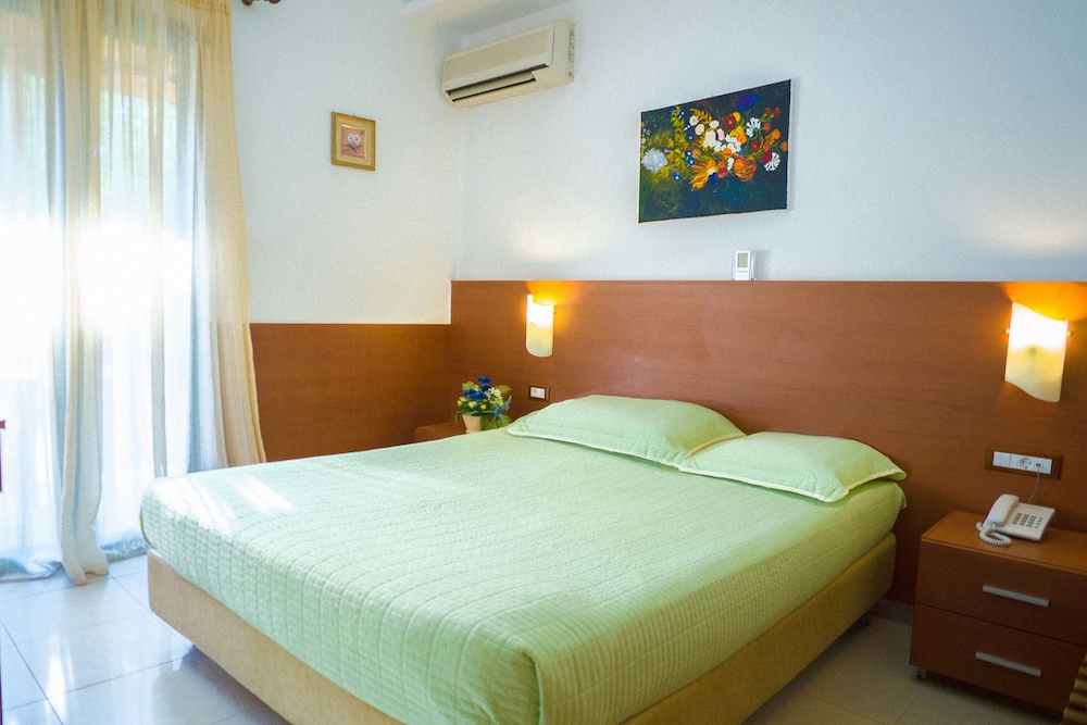 Mariamare Apts 14/36