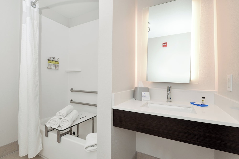 Standard, 2 Queen Beds, Accessible