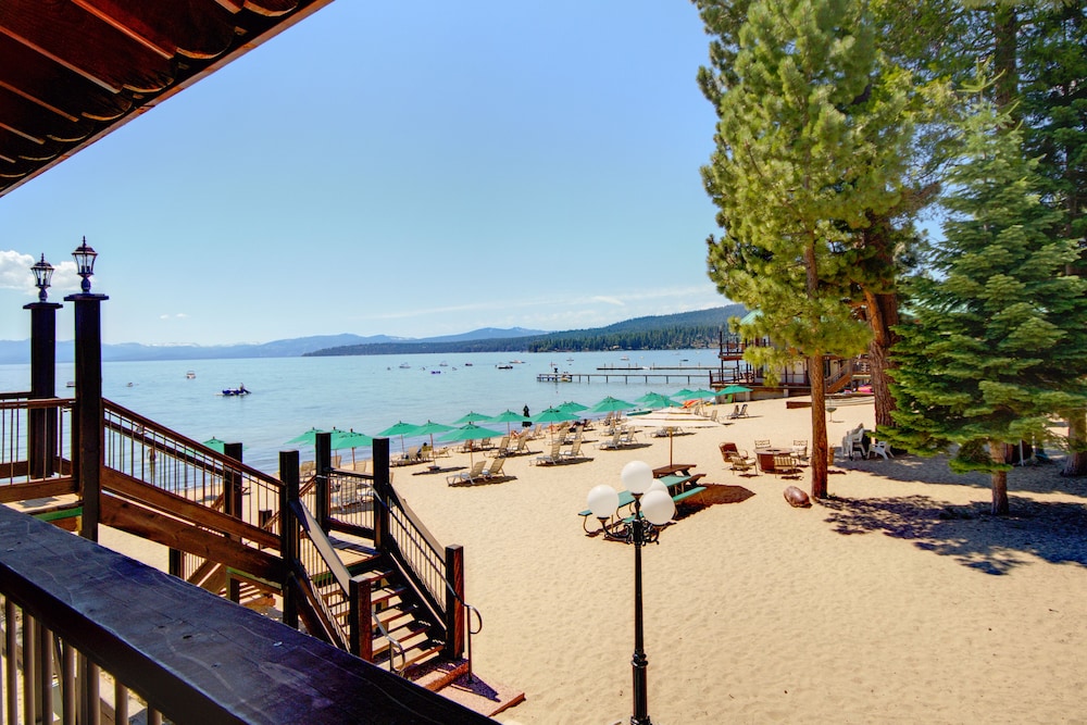 Mourelatos Lakeshore Resort 54/63