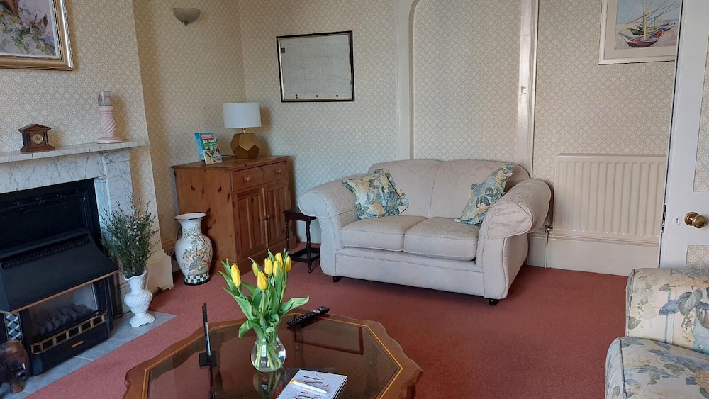 Ashleigh House 27/47