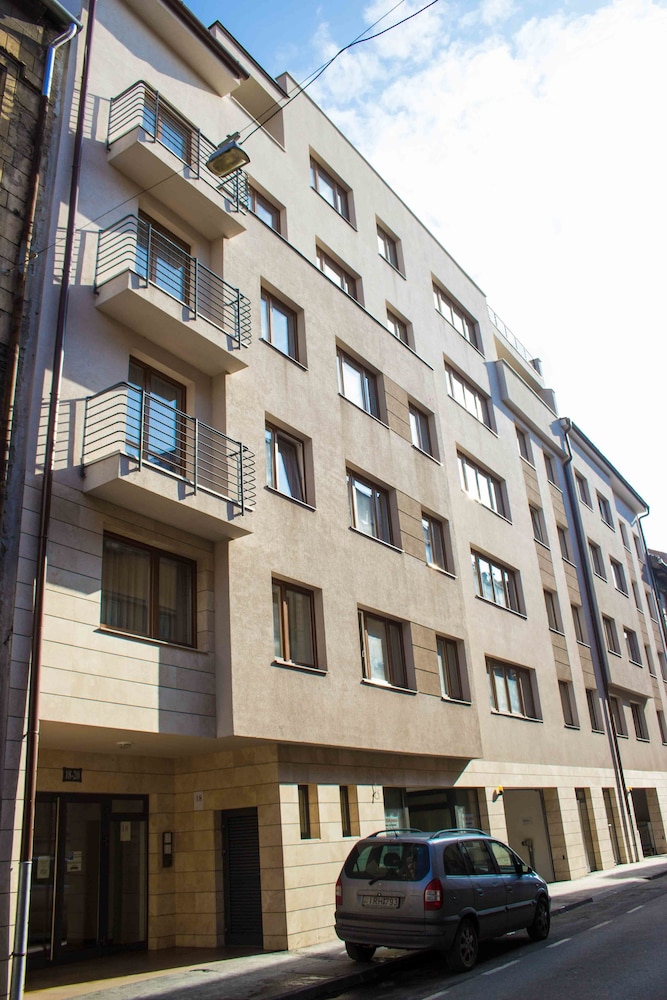 Maple Tree Apartments 4/46