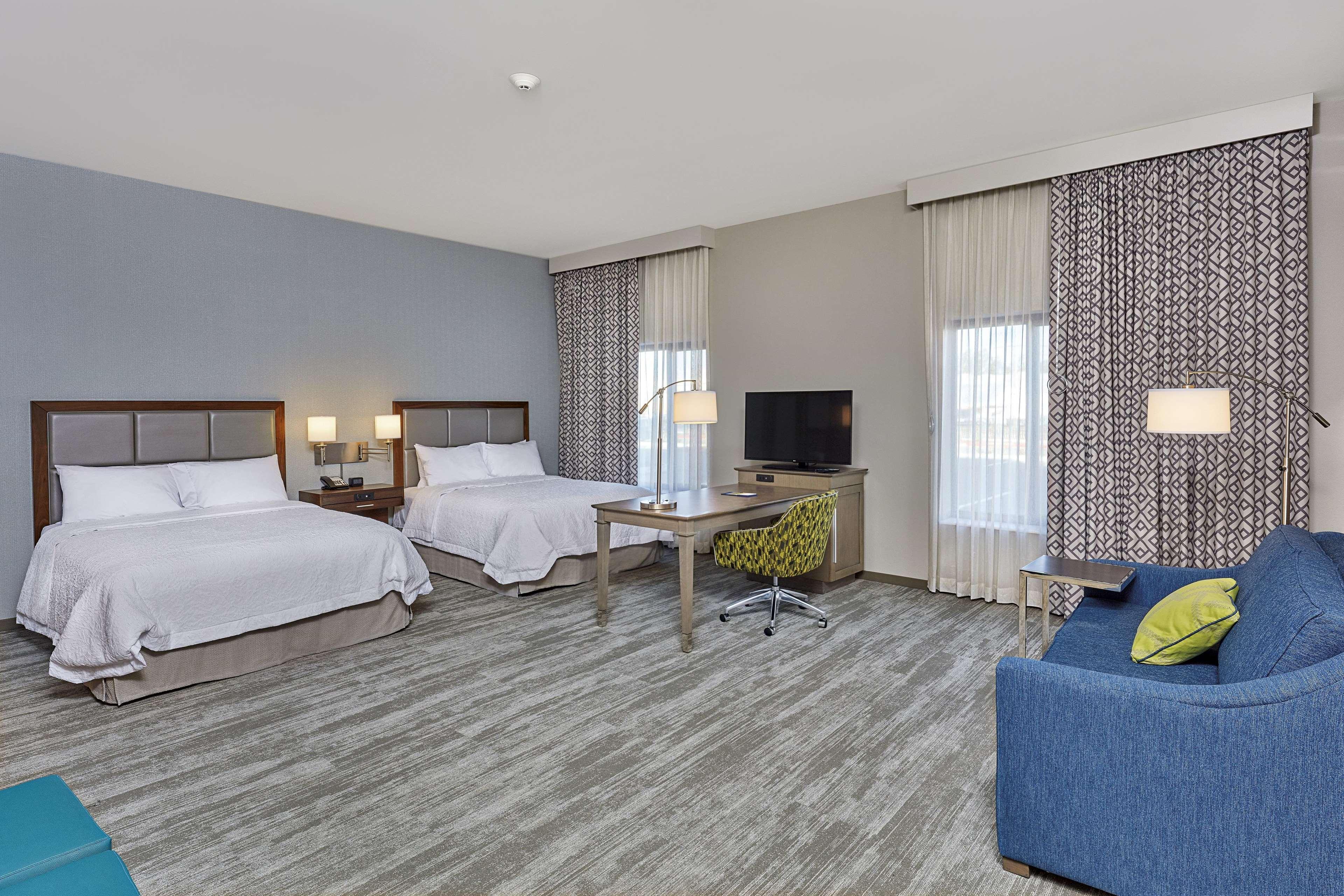 STUDIO, 2 QUEEN BEDS, SOFA, ACCESSIBLE