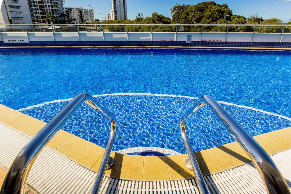 THE SEBEL MAROOCHYDORE 37/72