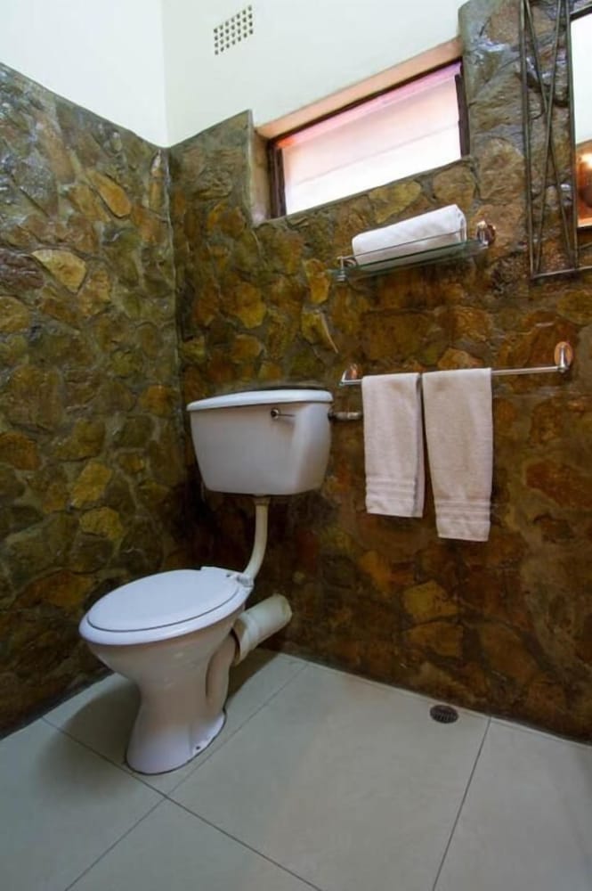 Ngolide Lodge 44/45