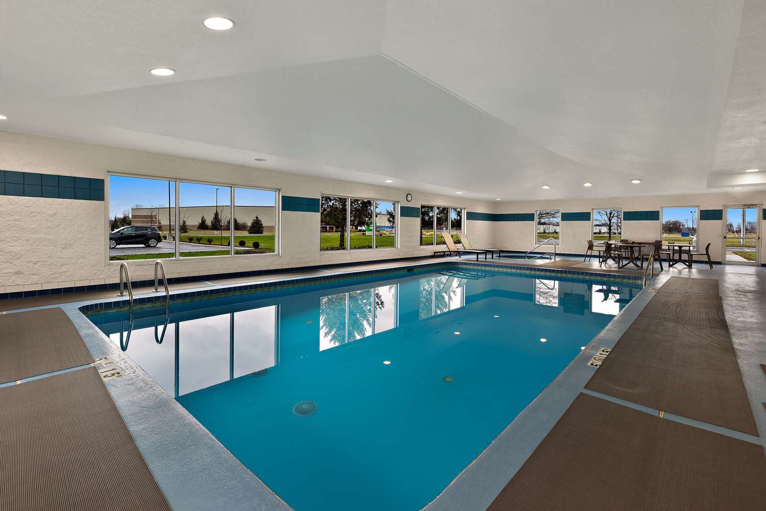 Comfort Inn & Suites Fremont 12/17