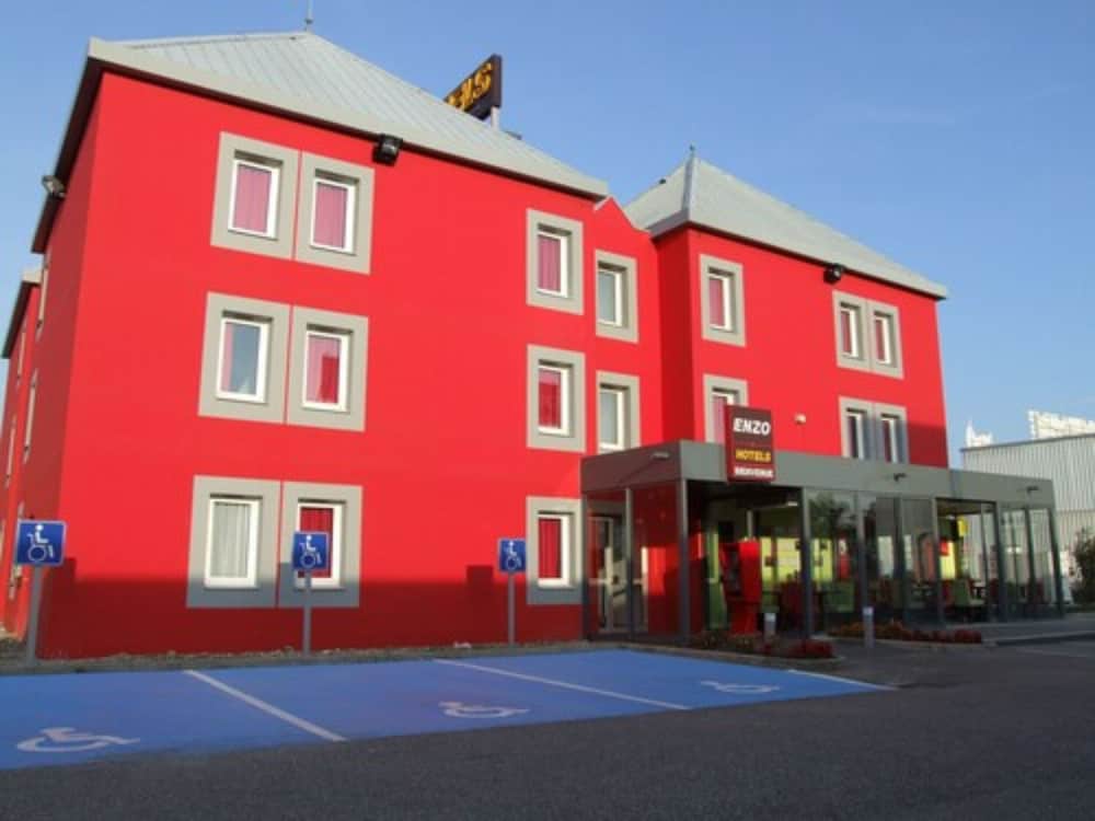 Enzo Hotels 4/21