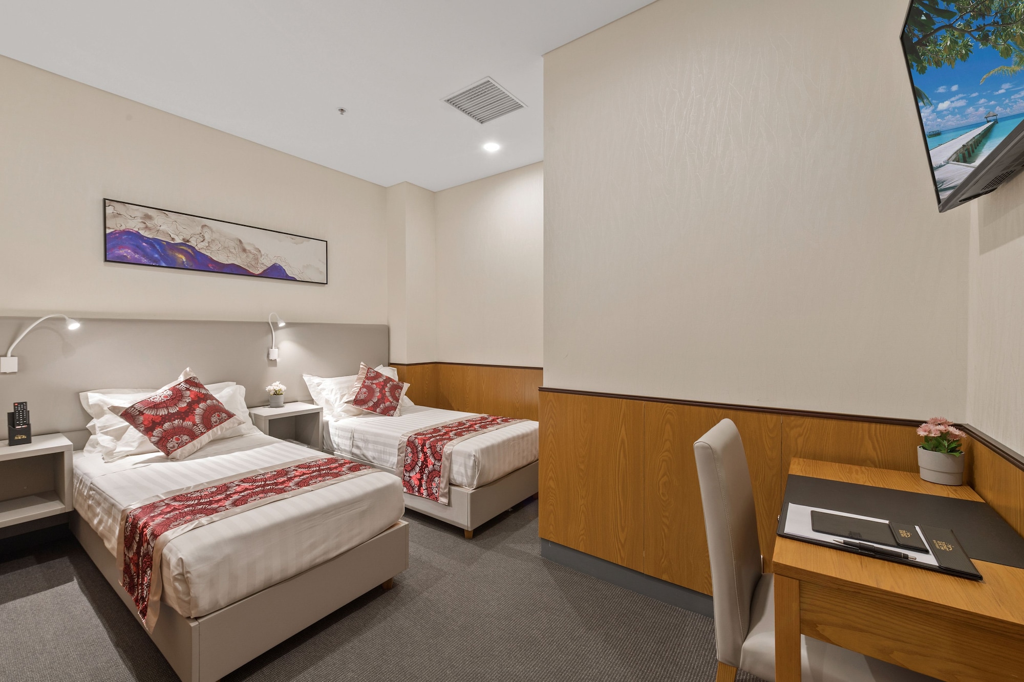 Signature, Suite, Queen and Twin Beds