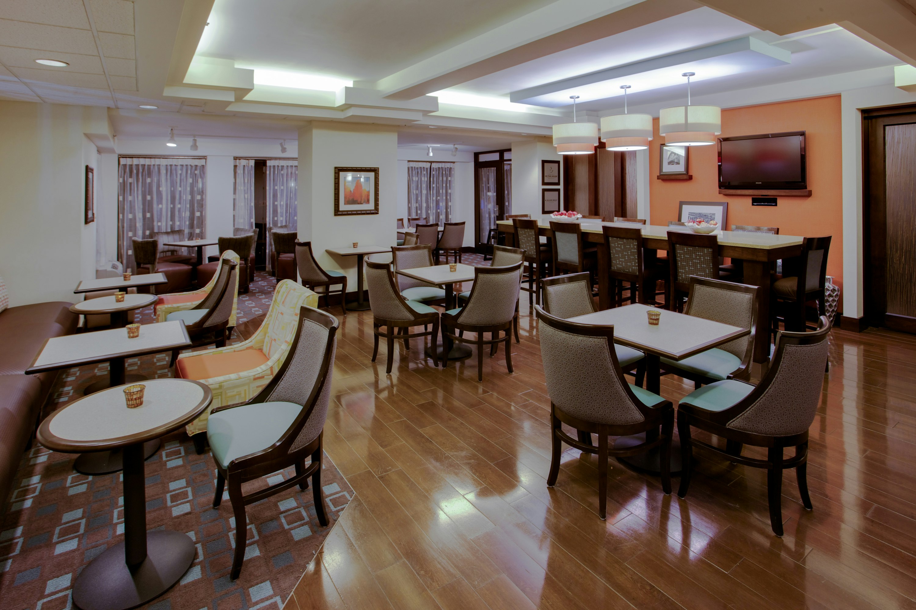 Hampton Inn Richmond West 36/46