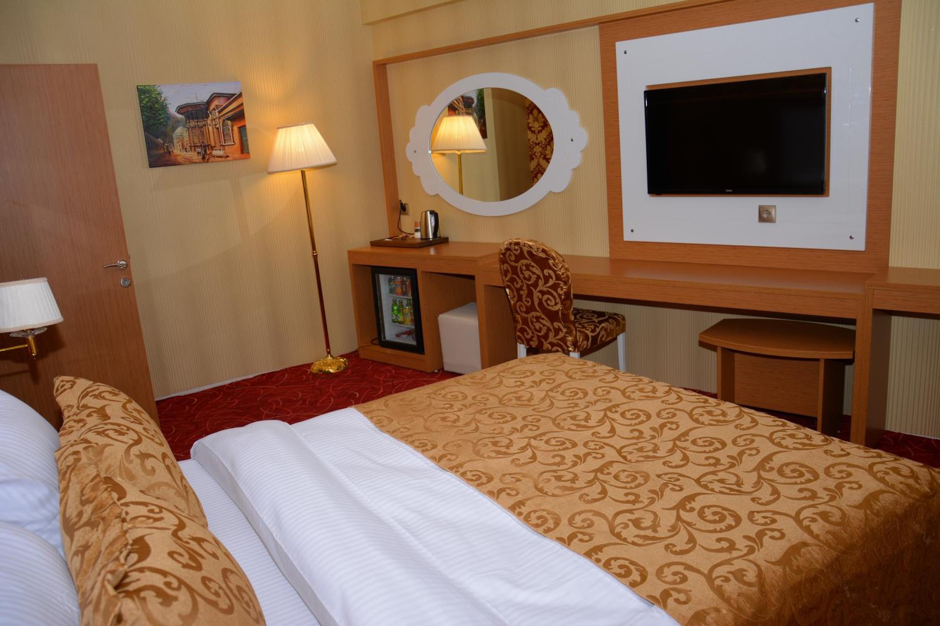 Haldi Hotel 10/23