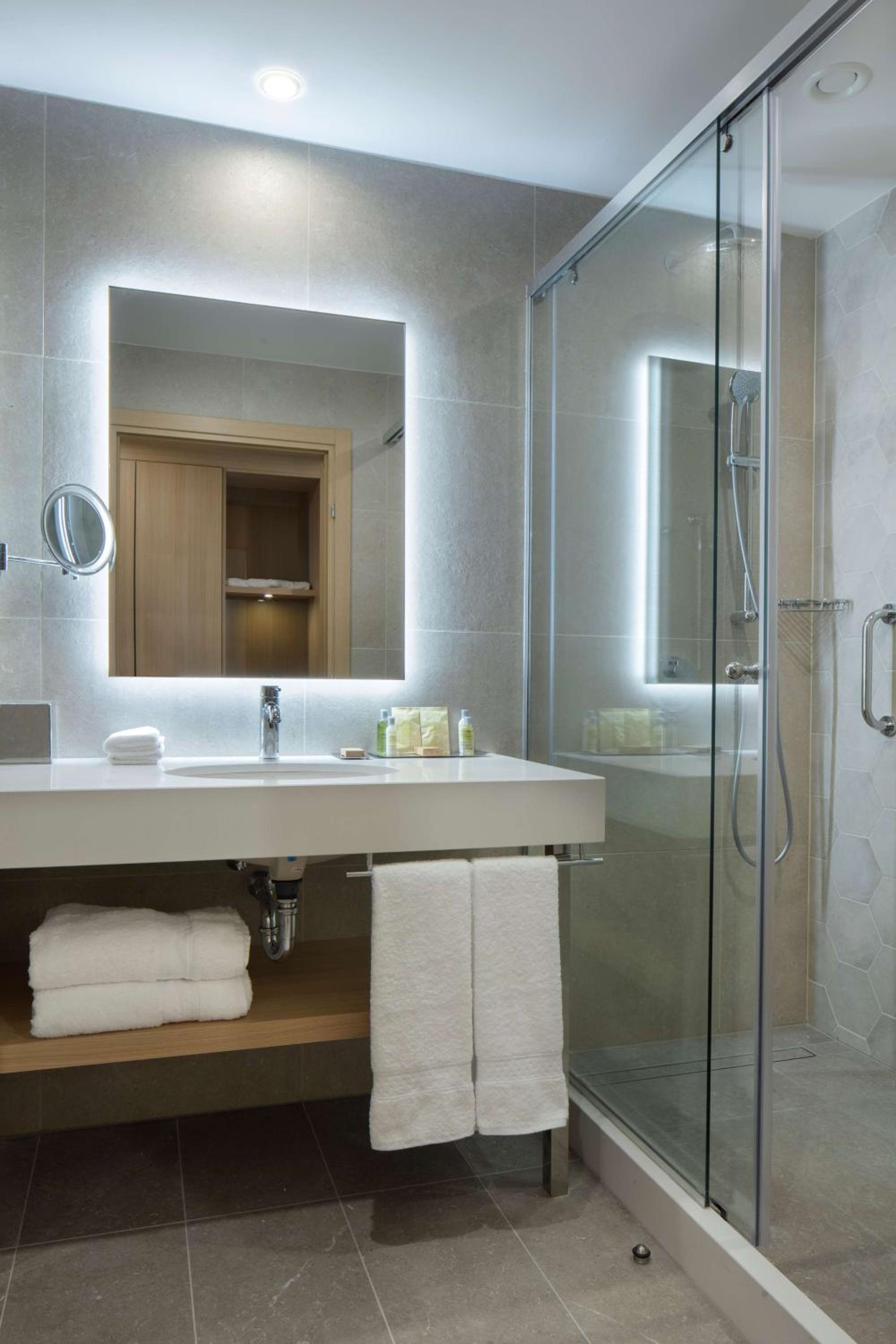 غرفة بسرير كينج، DoubleTree by Hilton Plovdiv Center 10/10