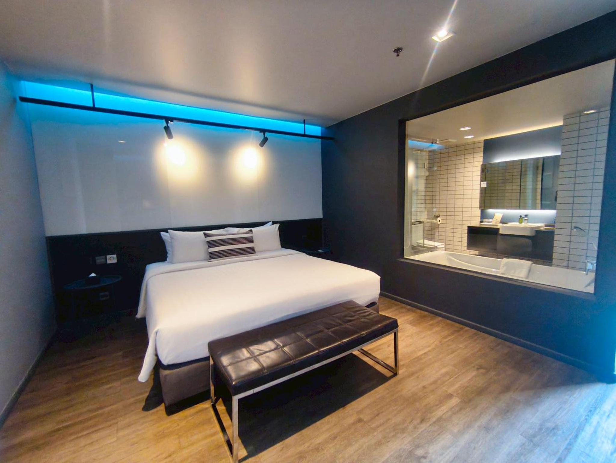 Standard, King Bed