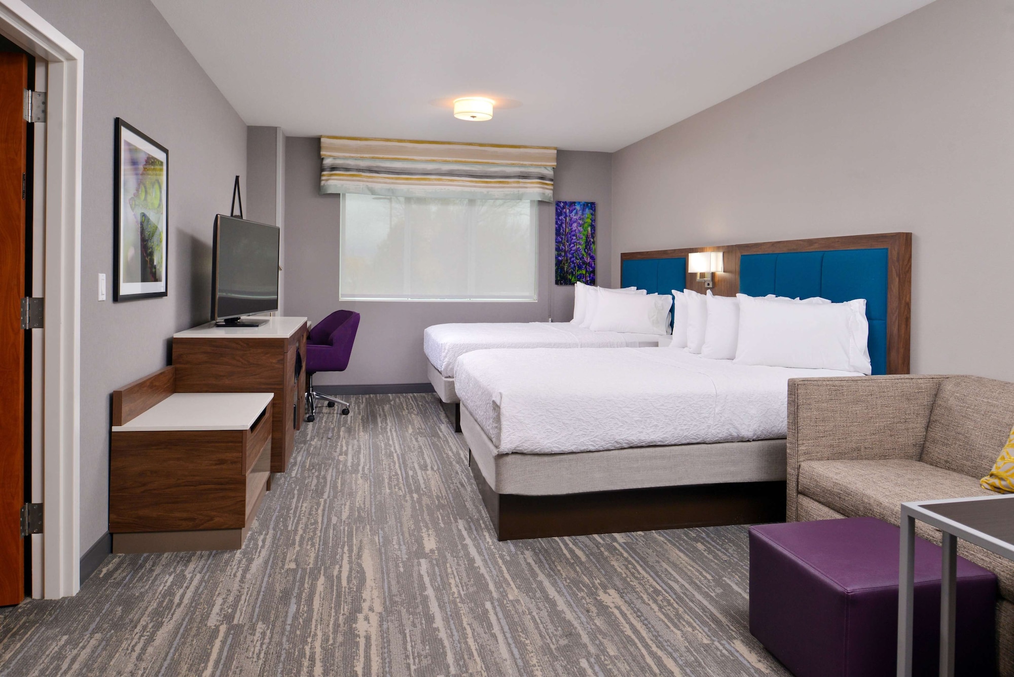 Suite, King Bed, Sofa