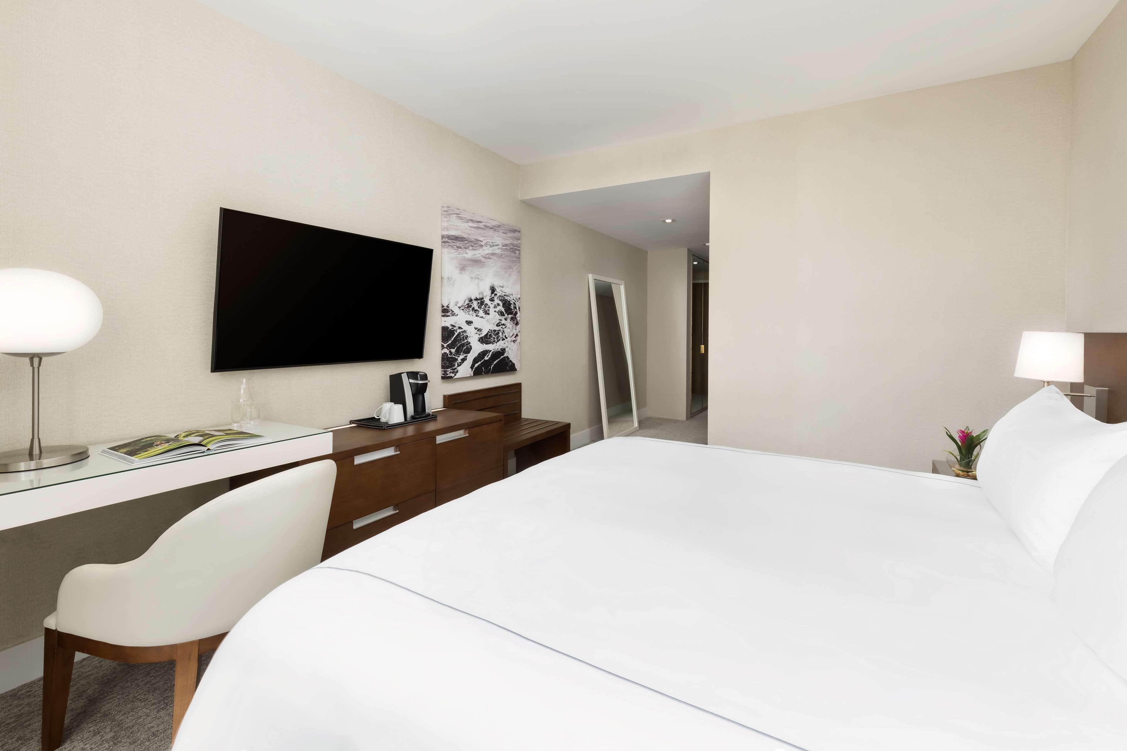 غرفة بسرير كينج، The Altair Hotel Bay Harbor Miami 2/3