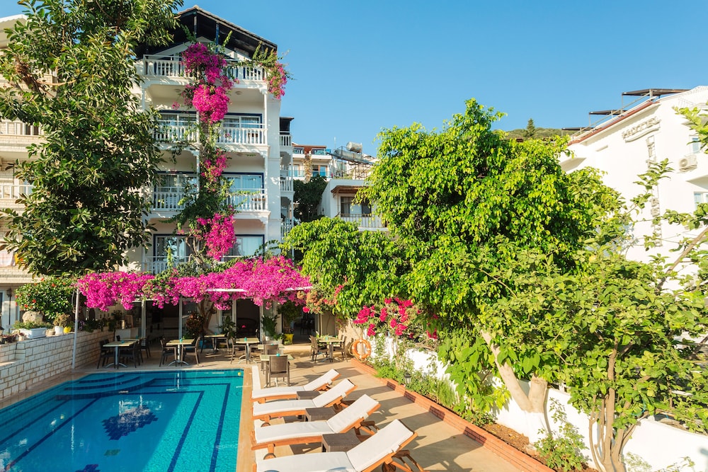 Koza Hotel 24/32