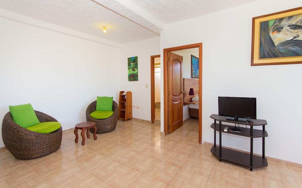 Twin Lodge Galapagos Hotel 41/68