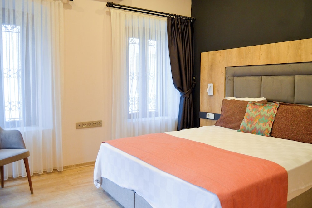 AKKAN LUXURY HOTEL 19/84