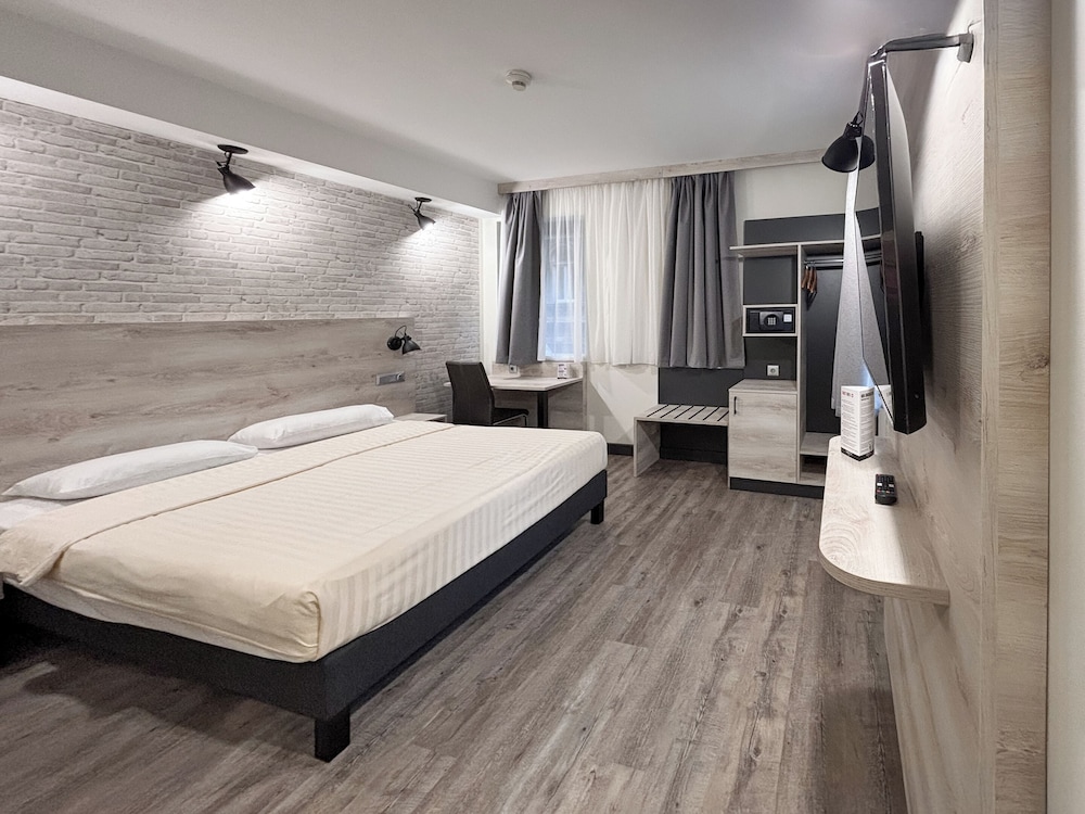 COMFORT, KING BED