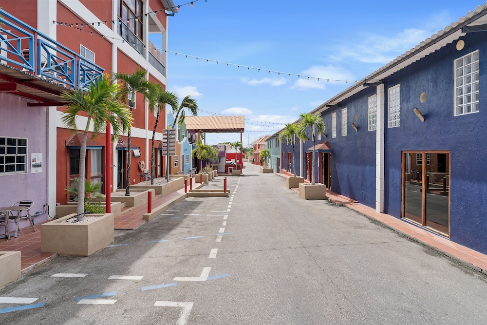 The Ritz Village Curacao 68/78