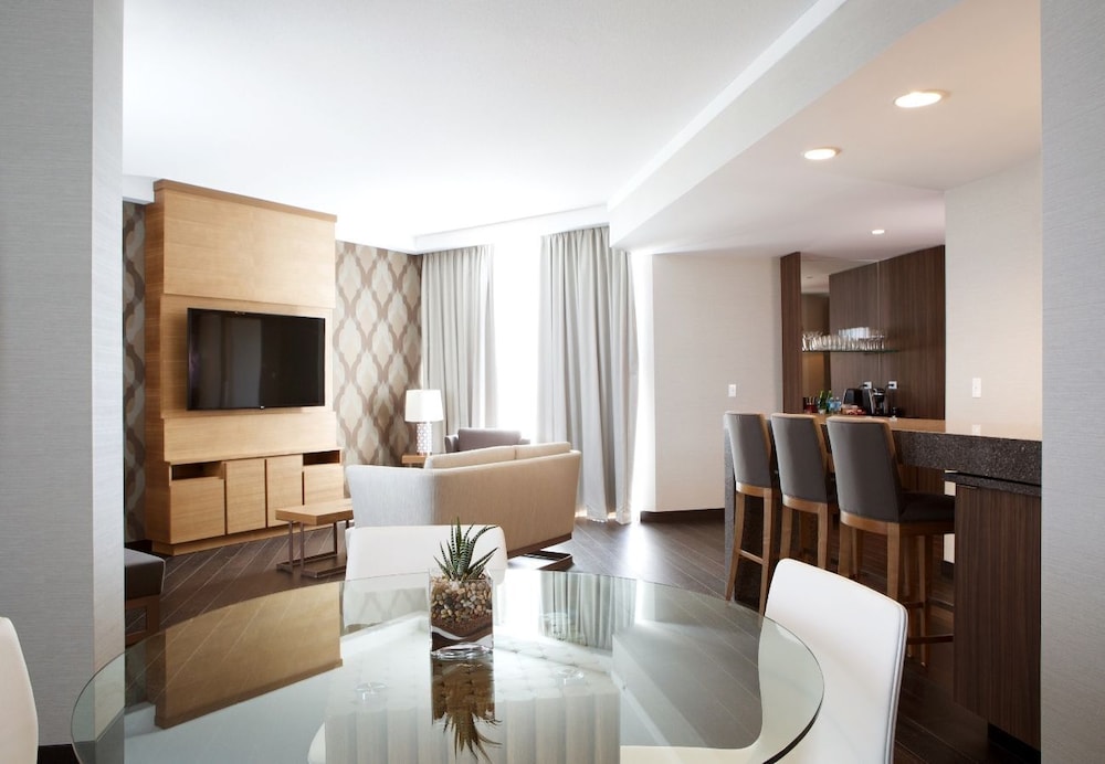 Grey Eagle Resort 60/80