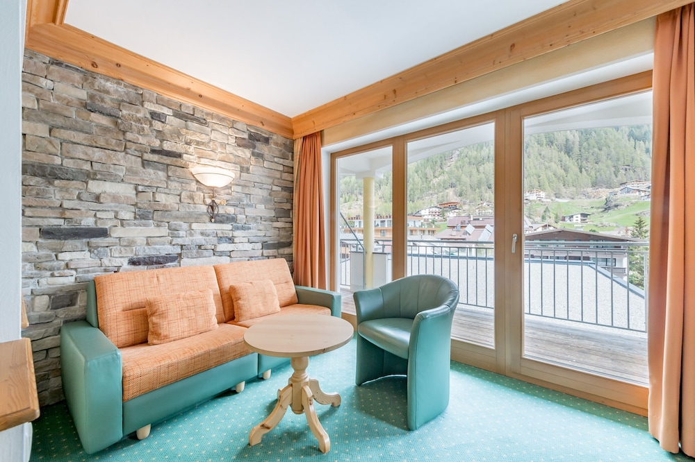 Hotel Tyrol 45/58