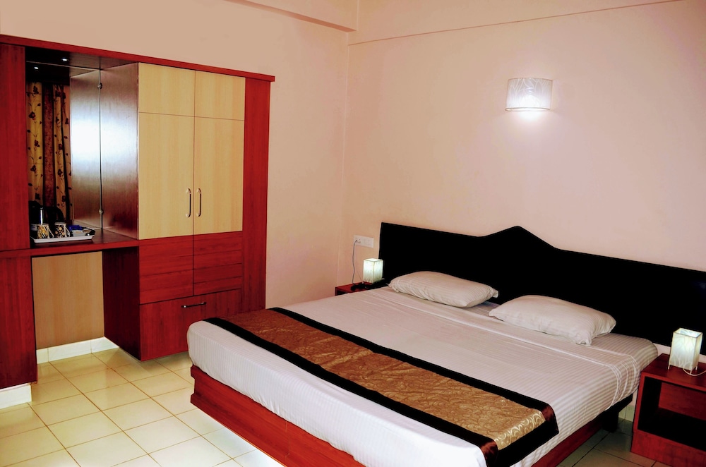 CLASSIC, DOUBLE BED, GARDEN VIEW
