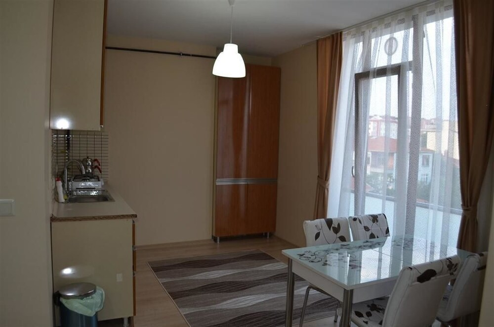 Hill Suites 30/34
