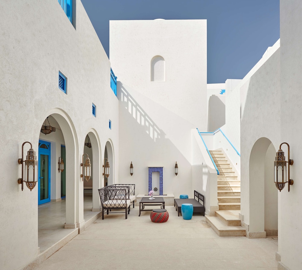Hilton Salwa Beach Resort & Villas 8/82