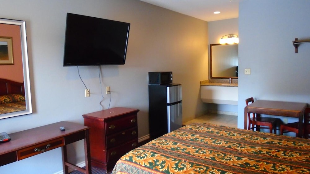 TOWN HOUSE MOTEL 46/61