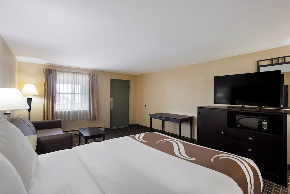 Room, Queen Bed, No Elevator
