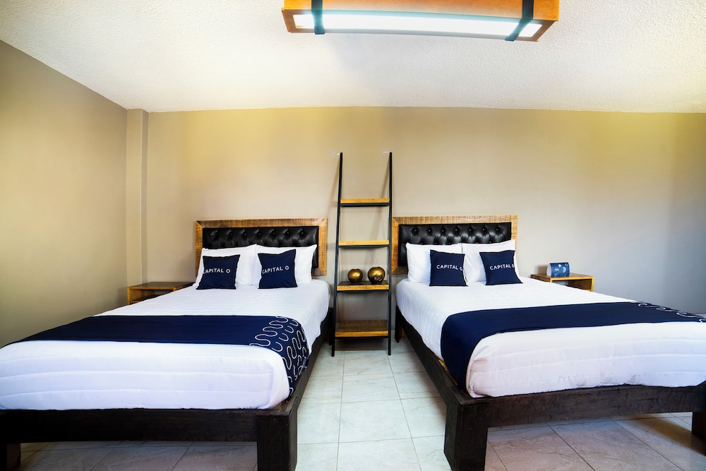 Capital O Hotel Diez 26/48