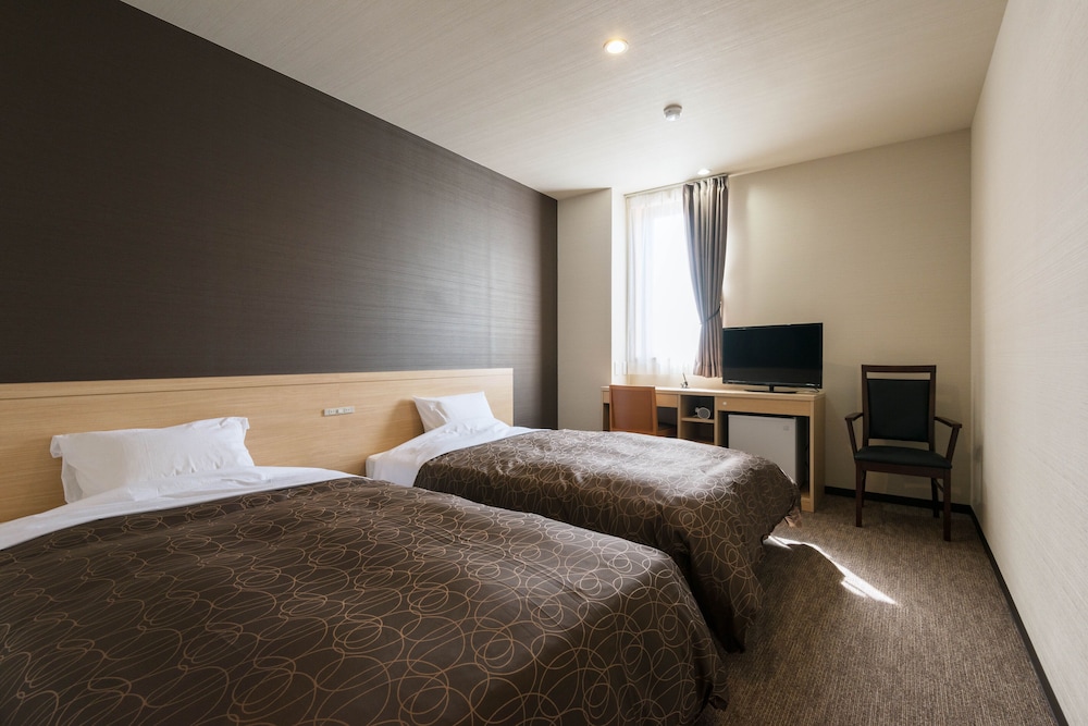 ROOM, TWIN BEDS
