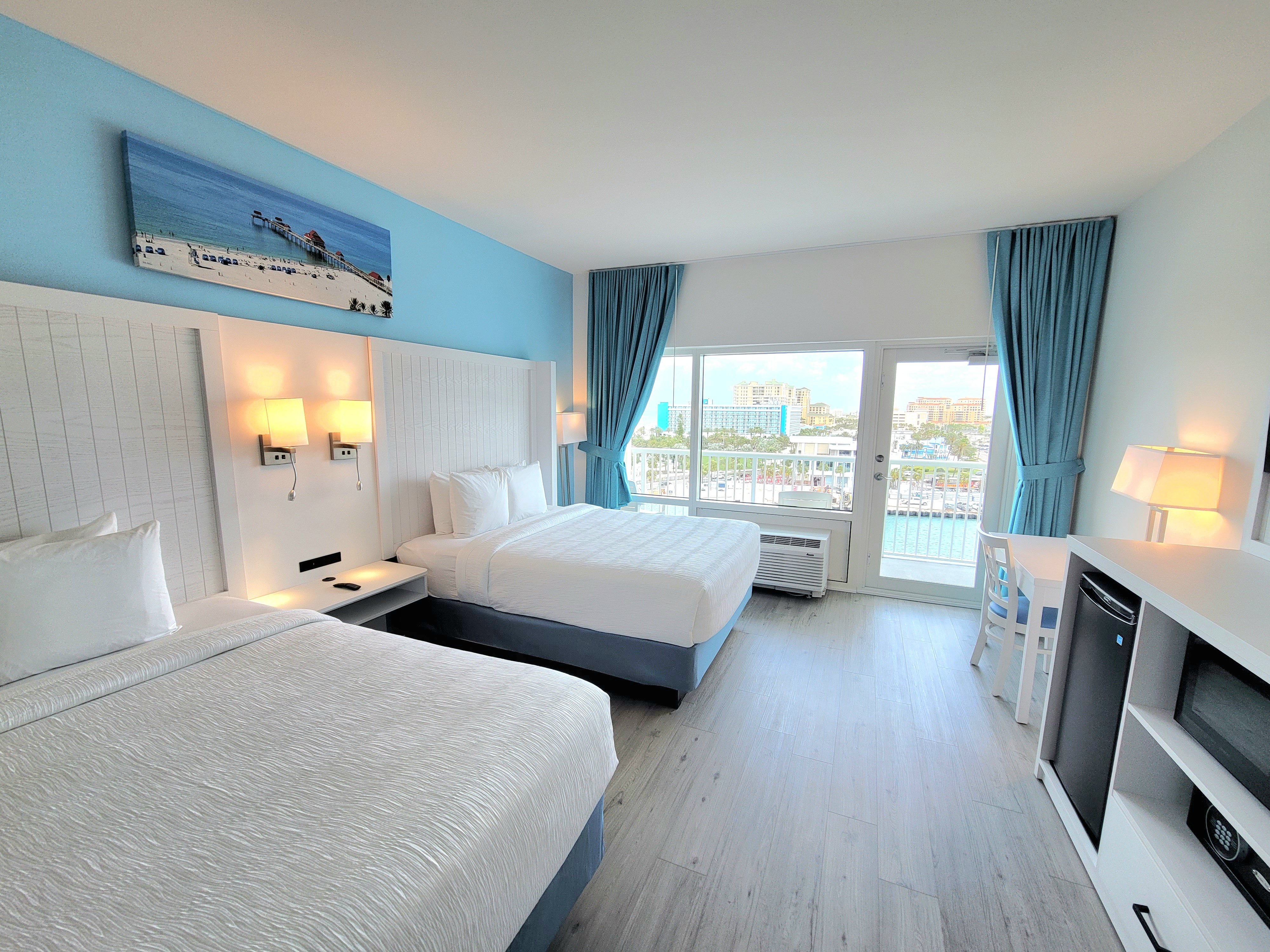 ChartHouse Clearwater Beach Marina Hotel 25/67