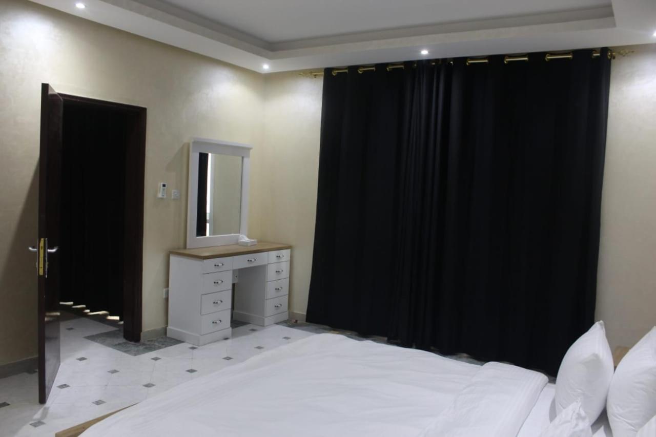 Corniche Palace Hotel 23/45