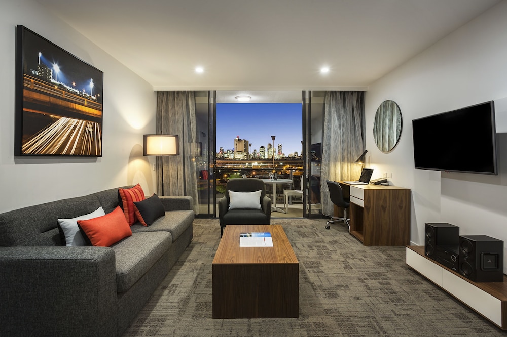 QUEST WOOLLOONGABBA 16/27