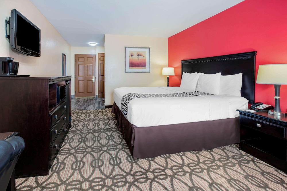 La Quinta Inn & Suites by Wyndham Dallas Mesquite 16/67