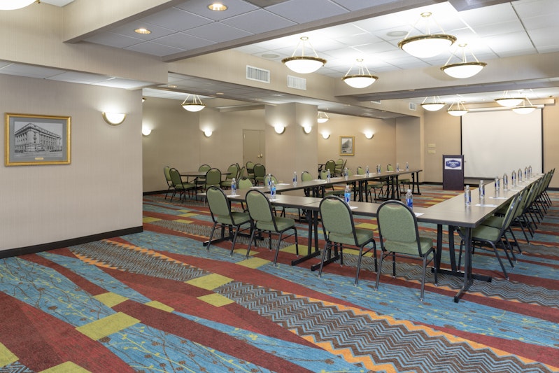 Hampton Inn Indianapolis Downtown Across From Circle Centre 70/75