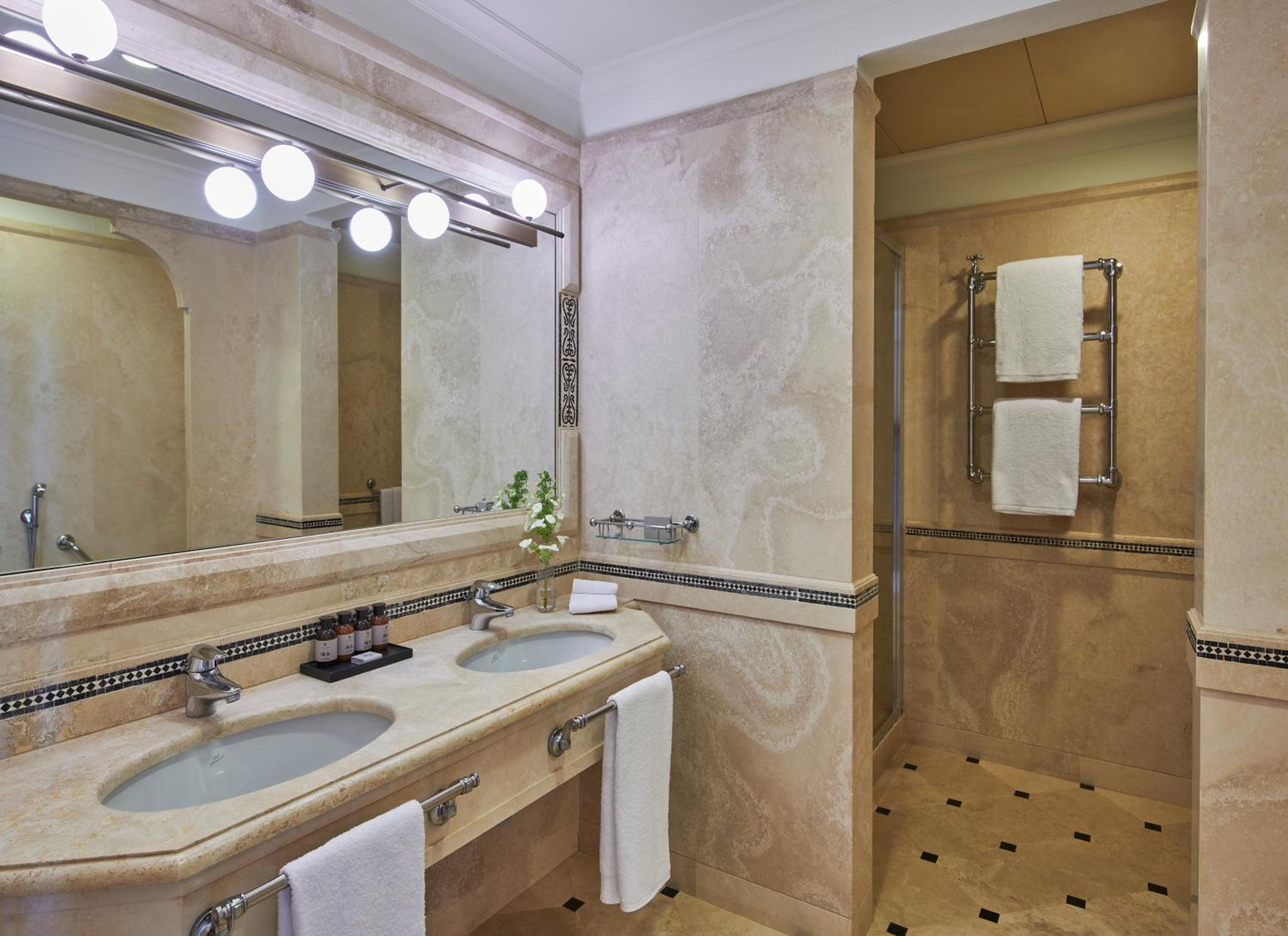 Suite, Valley View