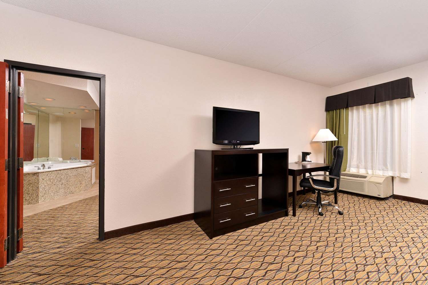 Quality Inn & Suites Matteson near I-57 26/30