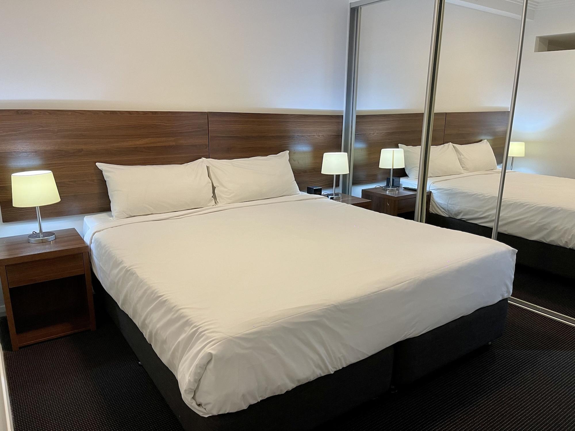 2 Bedrooms, Executive, Apartment, Light Housekeeping