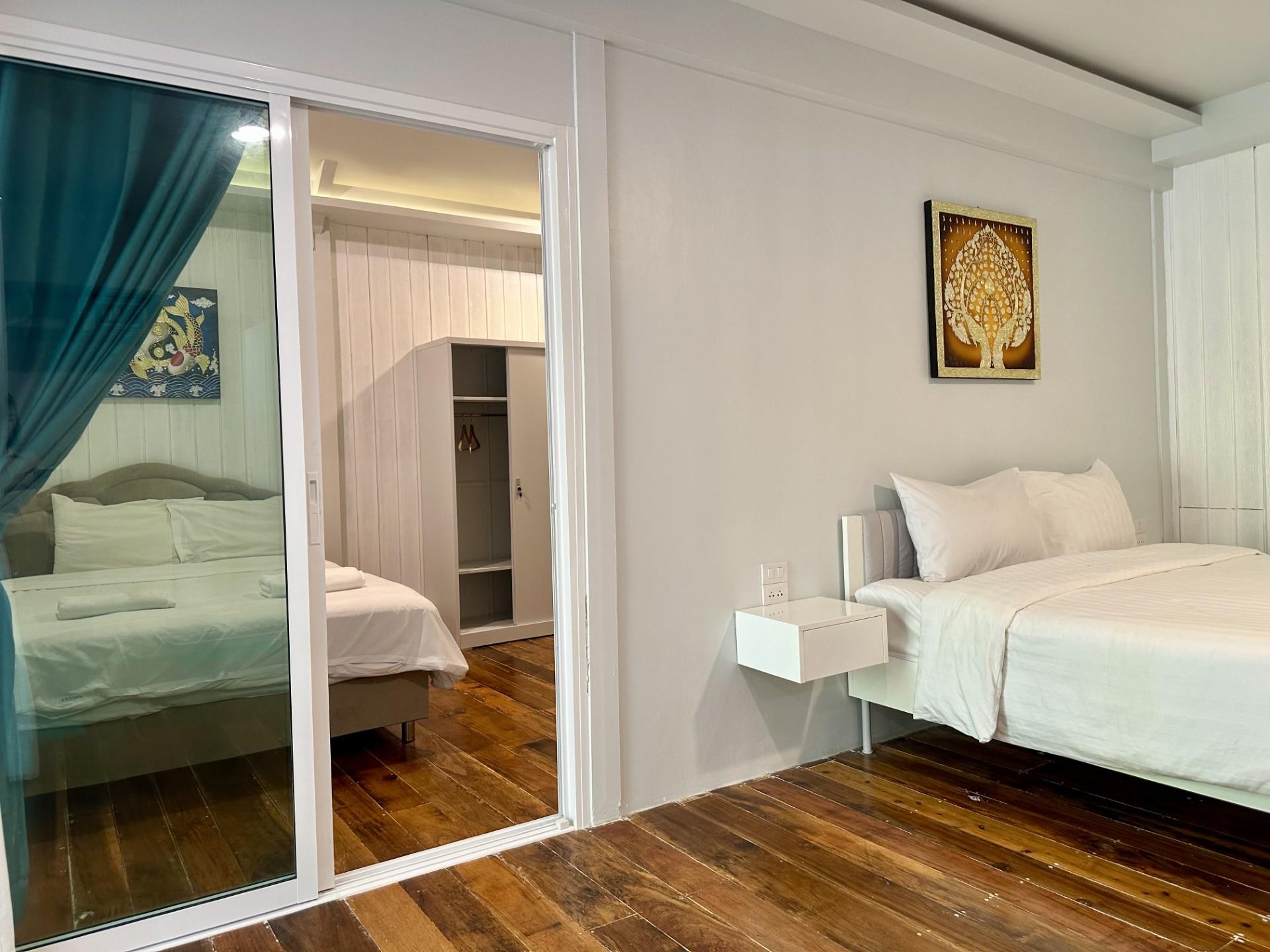 Grand, Deluxe, Balcony