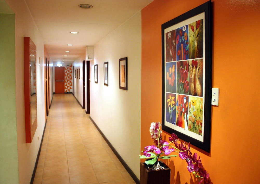 Frederick's Apartelle 17/52