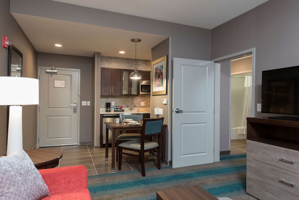 HOMEWOOD SUITES BY HILTON CLEVELAND/SHEFFIELD 66/83