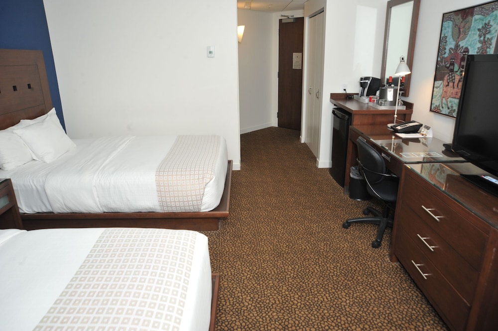 Metterra Hotel on Whyte 34/71
