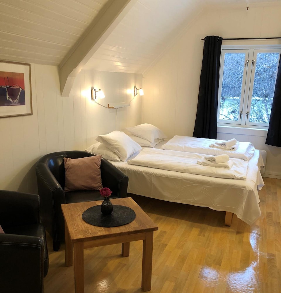 Ami Hotel 4/50
